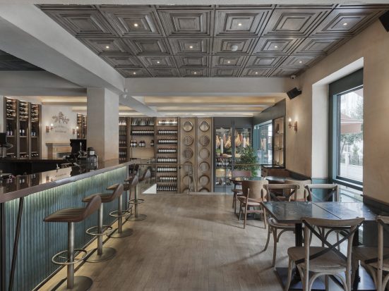 08-slasharchitects-milanogourmet- ceiling-bar-table-chair
